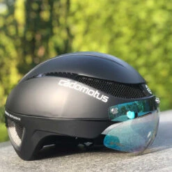 Cádomotus Omega Aero Helmet - Matte Black -Roller Sports CadomotusOmegaHelmet MatteBlack 5